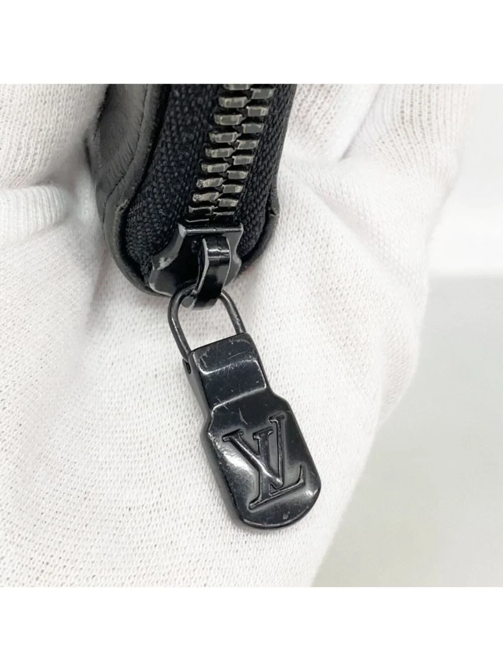 Louis Vuitton Wallet Monogram Shadow Zippy Vertical M Noir